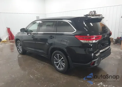 2018 Toyota Highlander Xle из США, поврежденный, VIN 5TDJZRFH8JS532011